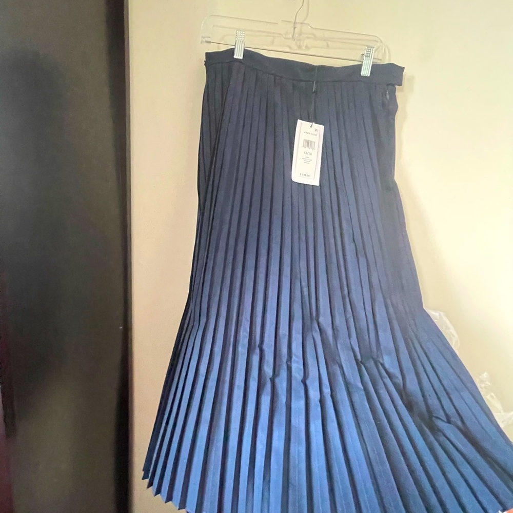 Pleated skirt